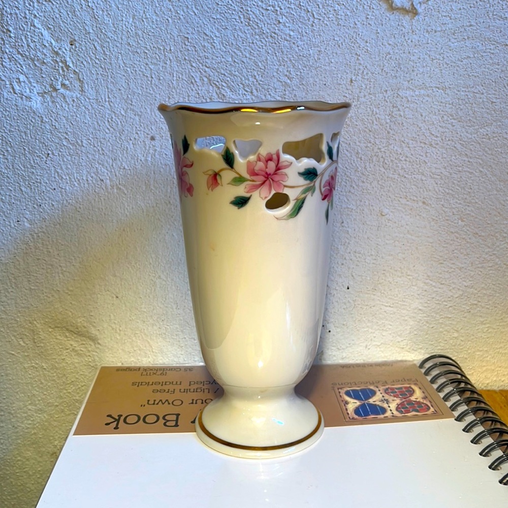 Lenox Barrington Pink Flowers Vase Cut Outs & Gold Trim Made In USA